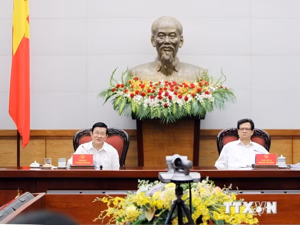 Chủ tịch nước Trương Tấn Sang, Trưởng Ban Chỉ đạo Cải cách Tư pháp Trung ương và Thủ tướng Chính phủ Nguyễn Tấn Dũng, Bí thư Ban cán sự Đảng Chính phủ đồng chủ trì buổi làm việc. (Ảnh: Đức Tám/TTXVN)