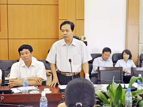 Đại diện các sở, ngành của tỉnh phát biểu tại buổi đối thoại.