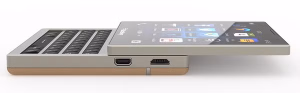 Cổng kết nối USB cũng như HDMI được bố trí bên cạnh phải máy, trong khi jack tai nghe ở cạnh trái.