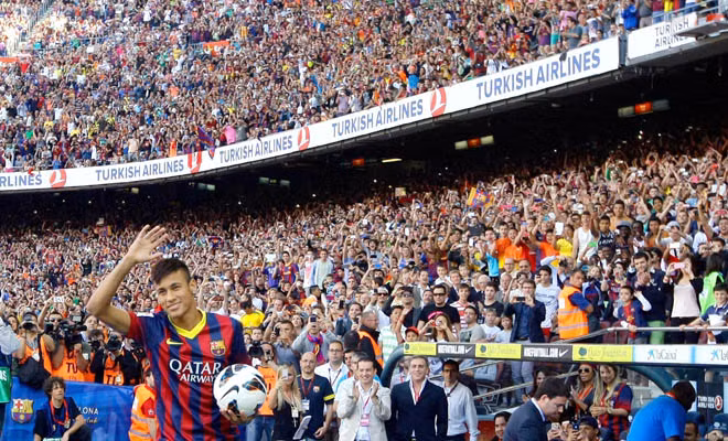 Sân Camp Nou sẽ lại tràn ngập CĐV?