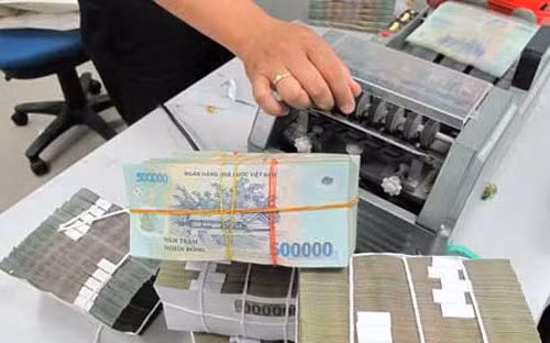  Tính đến ngày 26/8, tốc độ tăng trưởng tín dụng vẫn chưa thực sự cải thiện, khi nhích lên khoảng 4,5% từ mức 3,68% cuối tháng 7 so với cuối năm 2013.