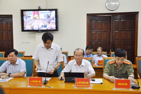 Lãnh đạo Sở KH&ĐT báo cáo tình hình phát triển KT-XH 8 tháng năm 2014.