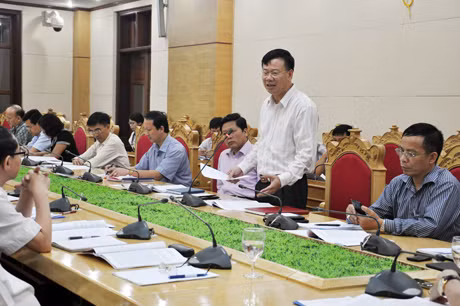 Thành viên Hội đồng thẩm định góp ý kiến vào Đề án của Ủy ban kiểm tra Tỉnh ủy.