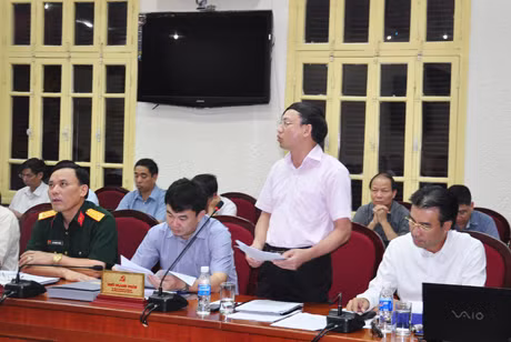 Bí thư Thành ủy Móng Cái phát biểu tại buổi làm việc.
