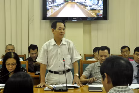 Đại diện Hiệp hội Du lịch Quảng Ninh đề xuất các kiến nghị của doanh nghiệp du lịch tại cuộc họp.