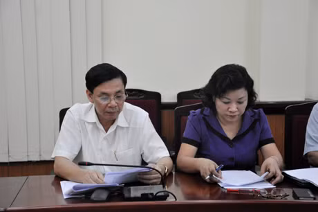 Lãnh đạo Sở Lao động Thương binh và Xã hội báo cáo đề án.
