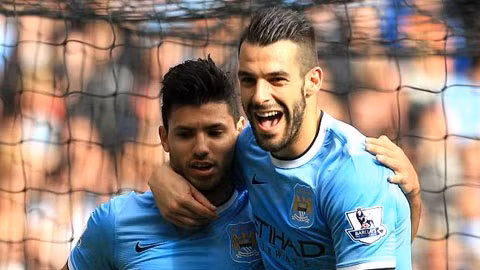 Negredo (phải) vẫn cần thiết khi Aguero gặp vấn đề về thể lực