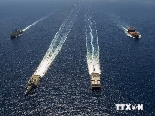 Các tàu chiến của Hải quân Mỹ tham gia cuộc tập trận RIMPAC ngày 11/7. (Nguồn: AFP/TTXVN)