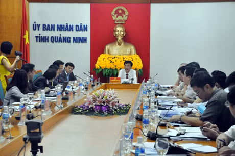 Đồng chí Nguyễn Văn Đọc, Chủ tịch UBND tỉnh phát biểu kết luận cuộc họp.