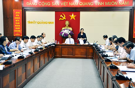 Đồng chí Đỗ Thị Hoàng, Phó Bí thư Thường trực Tỉnh ủy kết luận hội nghị