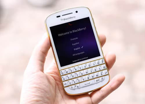 BlackBerry Q10 bản đặc biệt Gold Special Edition với tông màu vàng