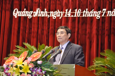 Đồng chí Phạm Minh Chính, Ủy viên TW Đảng, Bí thư Tỉnh ủy phát biểu tại Kỳ họp.