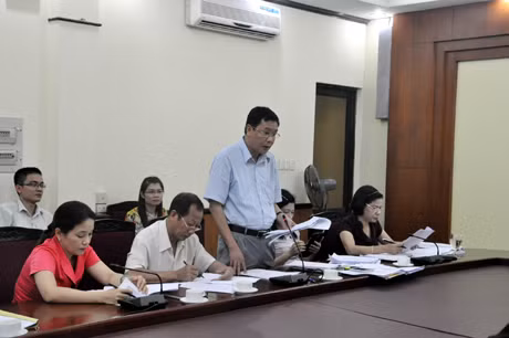 Lãnh đạo Sở Tư pháp báo cáo đề án.