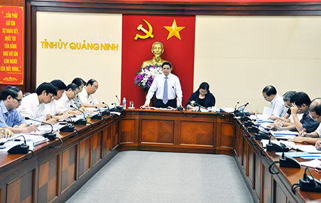 Đồng chí Phạm Minh Chính, Ủy viên T.Ư Đảng,Bí thư Tỉnh ủy phát biểu chỉ đạo việc xây dựng Đề án của huyện Hải Hà