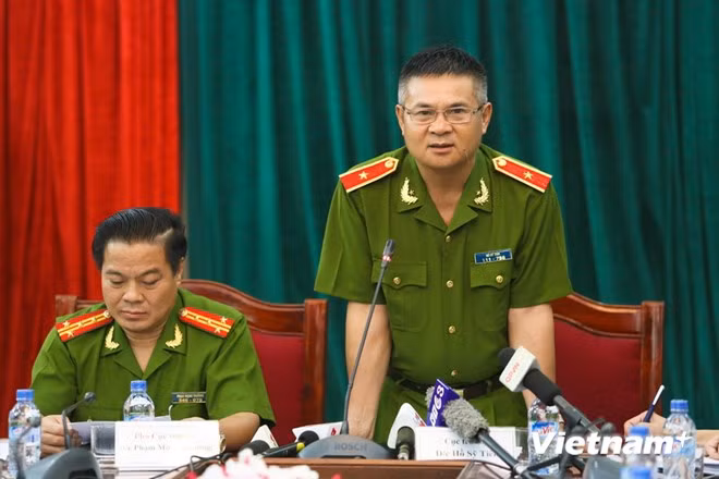 Thiếu tướng Hồ Sỹ Tiến khẳng định số tiền dùng cho hoạt động cá độ thực tế phải lên tới hàng nghìn tỷ đồng. (Ảnh: Minh Chiến/Vietnam+)