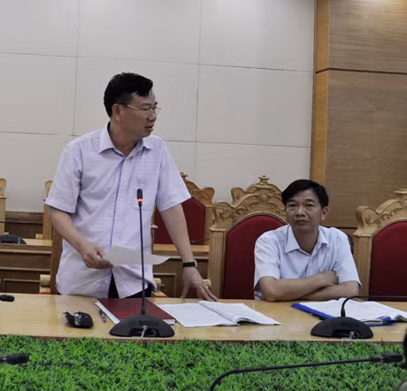 Đồng chí Nguyễn Văn Hưởng, Chánh Văn phòng Tỉnh ủy góp ý kiến vào Đề án của Hội CCB tỉnh