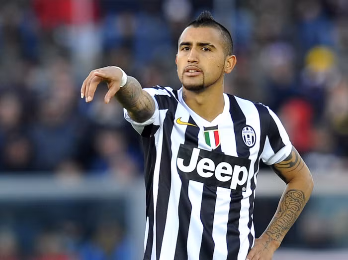 Thương vụ Arturo Vidal của Man Utd đã gặp rất nhiều trở ngại sau khi tiền vệ Chile đăng đàn bác bỏ mọi thông tin cho rằng anh sẽ cập bến Old Trafford trong mùa Hè này.
