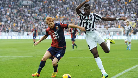 Đá trên sân Luigi Ferraris chưa bao giờ là dễ dàng với Juventus (áo sọc)