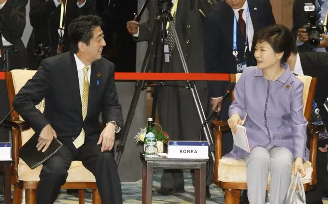 Thủ tướng Nhật Bản Shinzo Abe và Tổng thống Hàn Quốc Park Geun-hye. (Ảnh minh họa. Nguồn: Kyodo)