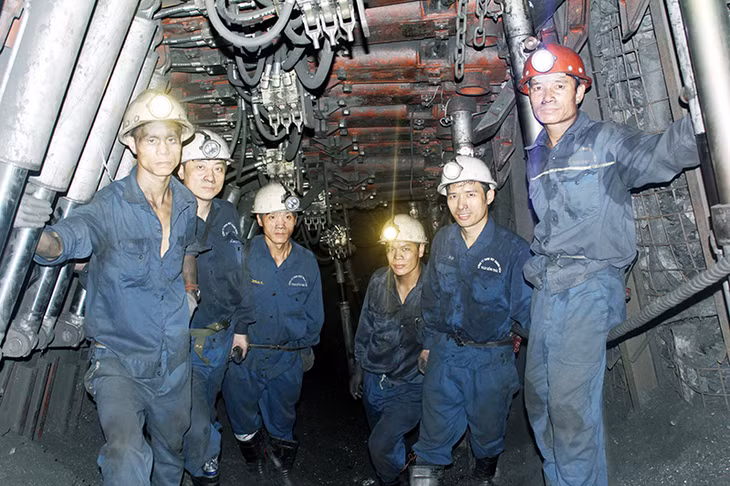 Giàn chống giữ mềm ZRY tại vỉa 9B khai trường than Tràng Khê, Công ty Than Hồng Thái góp phần đảm bảo an toàn, nâng cao năng suất khai thác tại vỉa dày trung bình, độ dốc trên 45 độ.