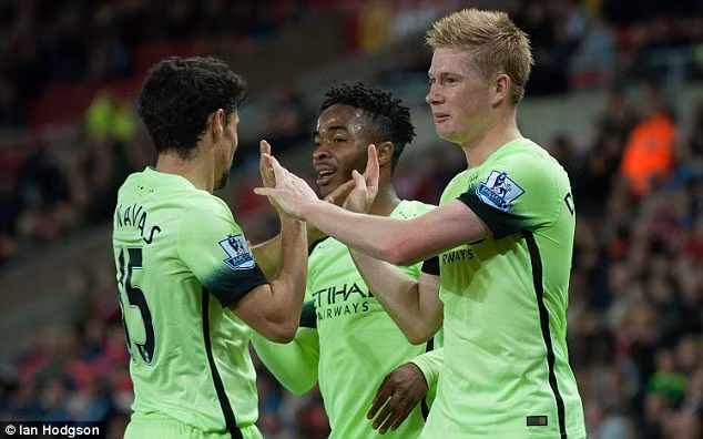 Man City gặp khó ở vòng 4 League Cup