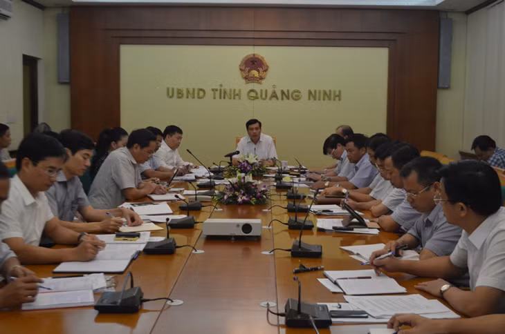 Đồng chí Nguyễn Đức Long, Phó Bí thư Tỉnh uỷ, Bí Thư Ban Cán sự Đảng, Chủ tịch UBND tỉnh chủ trì cuộc hop
