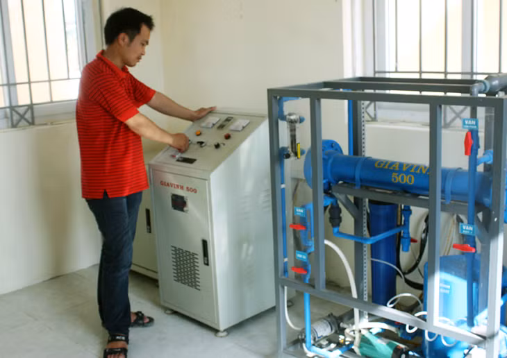 Vận hành tại Trạm cấp nước xã Hồng Thái Tây - Hồng Thái Đông, TX Đông Triều.