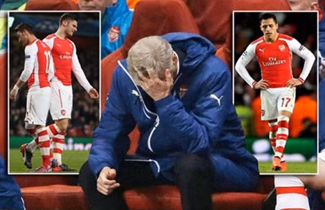 HLV Wenger ôm đầu thất vọng trong khi trên sân các cầu thủ Arsenal cũng đau đầu không kém. 