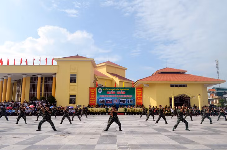 Biểu diễn trường côn