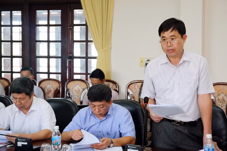 Lãnh đạo huyện Đầm Hà báo cáo kết quả triển khai Chương trình Xây dựng NTM.