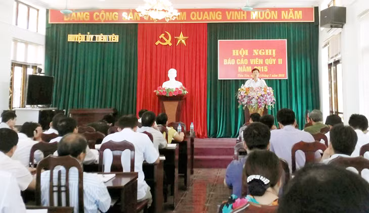 Hội nghị báo cáo viên quý II năm 2015 do Huyện uỷ Tiên Yên tổ chức. (Ảnh do Ban Tuyên giáo Huyện uỷ Tiên Yên cung cấp)