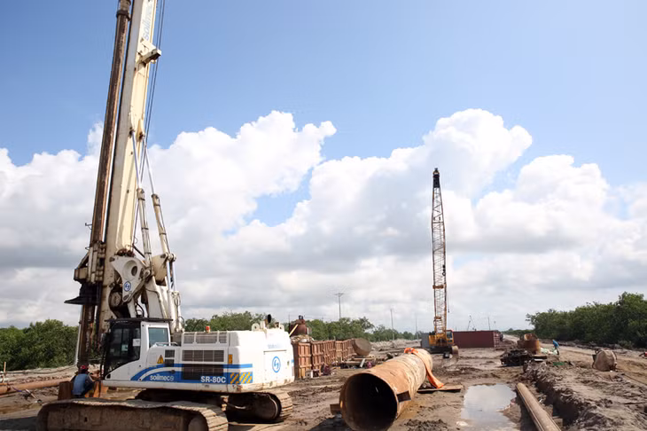 Nhà thầu huy động phương tiện, máy móc phục vụ thi công cột khoan nhồi