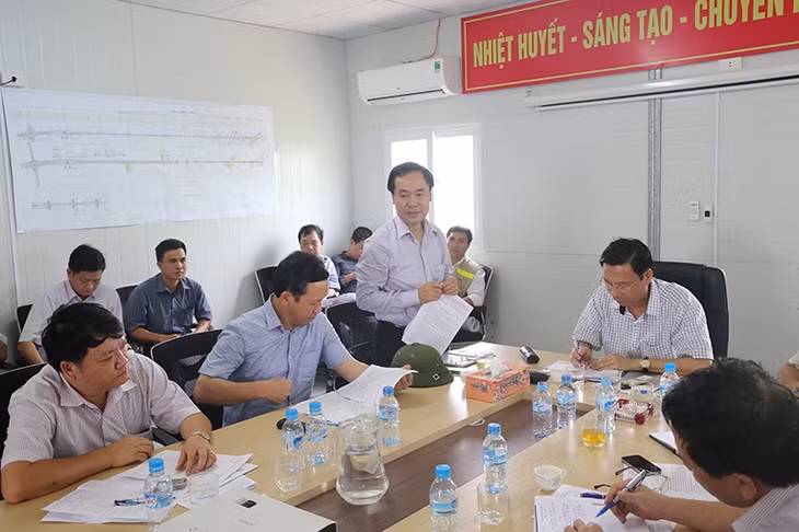 Lê Thanh Sơn, Phó Chủ tịch UBND tỉnh Hải Phòng phát biểu tại cuộc làm việc