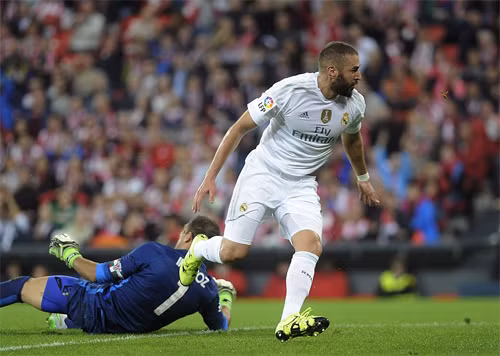 Benzema chia sẻ một cách suất sắc với Ronaldo trong vai trò săn bàn chủ lực. Ảnh: Reuters