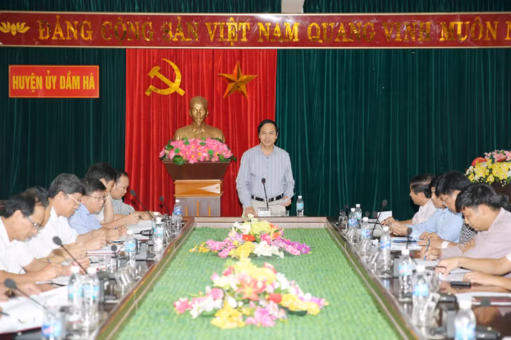 Đồng chí Đặng Huy Hậu, Phó Chủ tịch Thường trực UBND tỉnh kết luận buổi làm việc.