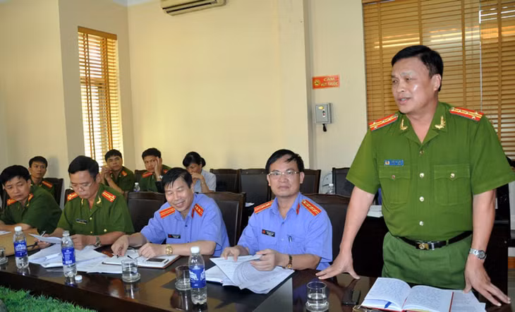 Công an TP Cẩm Phả báo cáo với Đoàn về nội dung Thông tư 06
