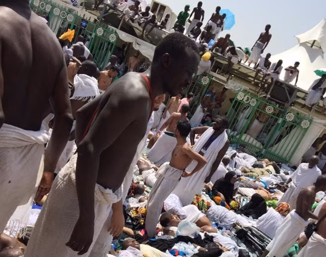 Các nạn nhân nằm la liệt tại Mina, gần Thánh địa Mecca (Nguồn: AP)