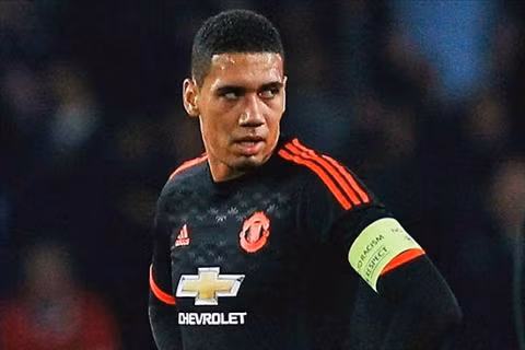  Man Utd quyết mua Smalling đơn thuần chỉ để trả đũa Arsenal