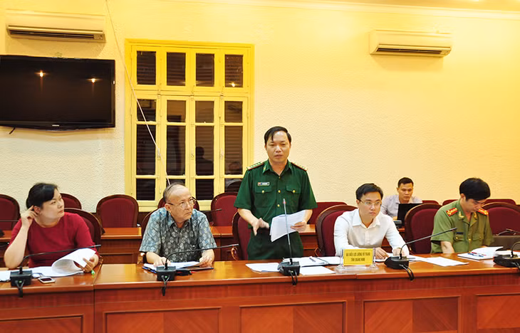 Lãnh đạo Bộ Chỉ huy BĐBP tỉnh báo cáo tại hội nghị.