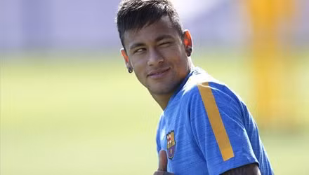 Neymar bị phong tỏa số tài sản lên tới 42 triệu euro.
