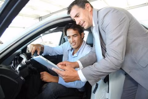 Nhiều khách mua xe không biết về tính năng an toàn.