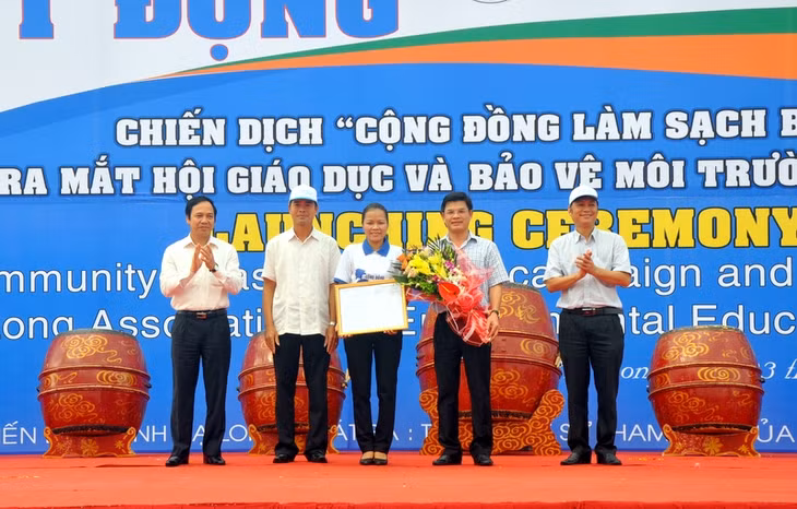 Ra mắt Hội Giáo dục và Bảo vệ môi trường Hạ Long.