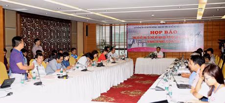 Quang cảnh buổi họp báo.