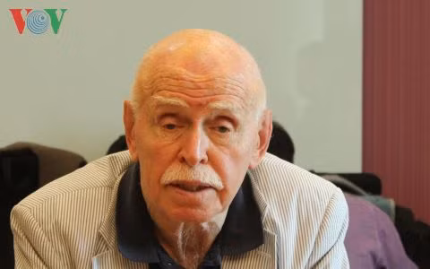 Giáo sư Jerome Cohen