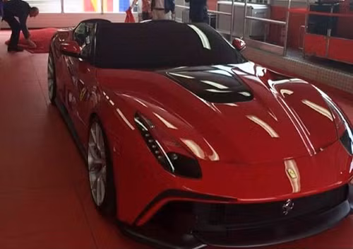 Ferrari F12 TVS.