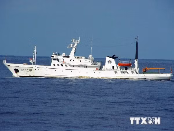 Tàu Trung Quốc gần quần đảo tranh chấp Senkaku hồi tháng 10/2012. (Nguồn: AFP/TTXVN)