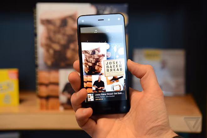 Nó cho phép sử dụng camera để quét nhanh vật dụng và tìm kiếm thông tin nhanh nhờ kho dữ liệu đồ sộ của Amazon.