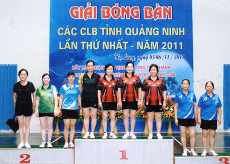 Tại giải bóng bàn các CLB tỉnh Quảng Ninh lần thứ nhất - năm 2011 (5 năm tổ chức một lần), các VĐV CLBHT đoạt HCV đồng đội nữ (từ trái: Lê Minh Hoài, Trần Thị Sinh, Bùi Thị Vũ, Cao Mỹ Ngọc).