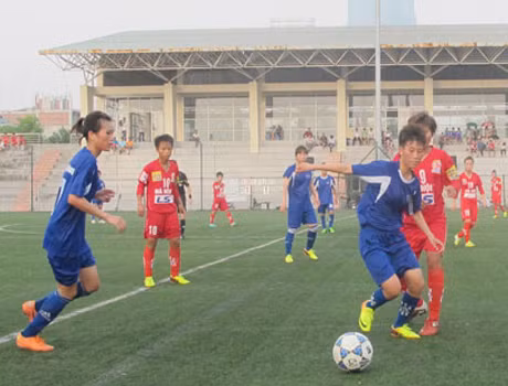 U19 nữ TKSVN (áo xanh) đã không thể vượt qua TP Hồ Chí Minh để leo lên vị trí thứ 2