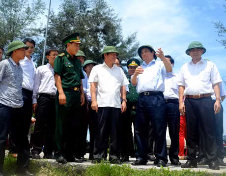 Đồng chí Bùi Quang Vinh, Uỷ viên T.Ư Đảng, Bộ trưởng Bộ Kế hoạch Đầu tư phát biểu tại buổi làm việc.